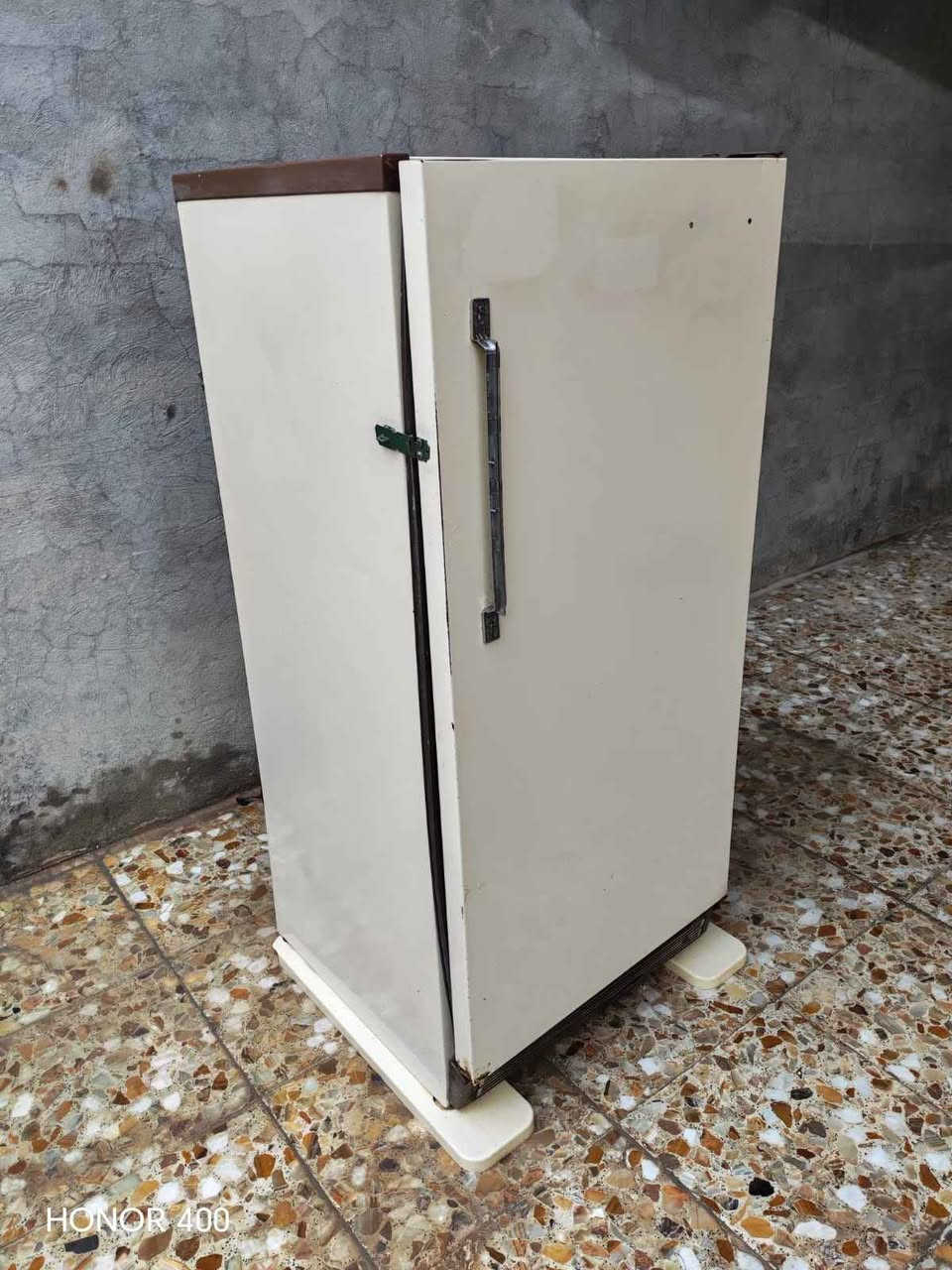 ثلاجة للبيع
نظيفة وتعمل بشكل جيد 👍
تبريد ممتاز، مناسبة للبيت أو الدكان
حجم متوسط، مع فريزر علوي ❄️
الحالة: مستعملة ونظيفة
المكان: حي التراث
السعر: 100 ألف فقط 💰 بغداد, العراق


**إذا كنت صاحب هذا الإعلان وتريد حذفه لأي سبب، رجاءا أرسل رسالة إلى الدعم الفني**