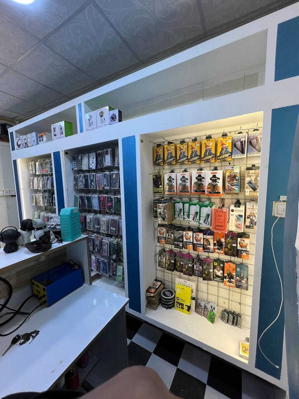 محل موبايلات للبيع
الناصريه حي اور 
***********
