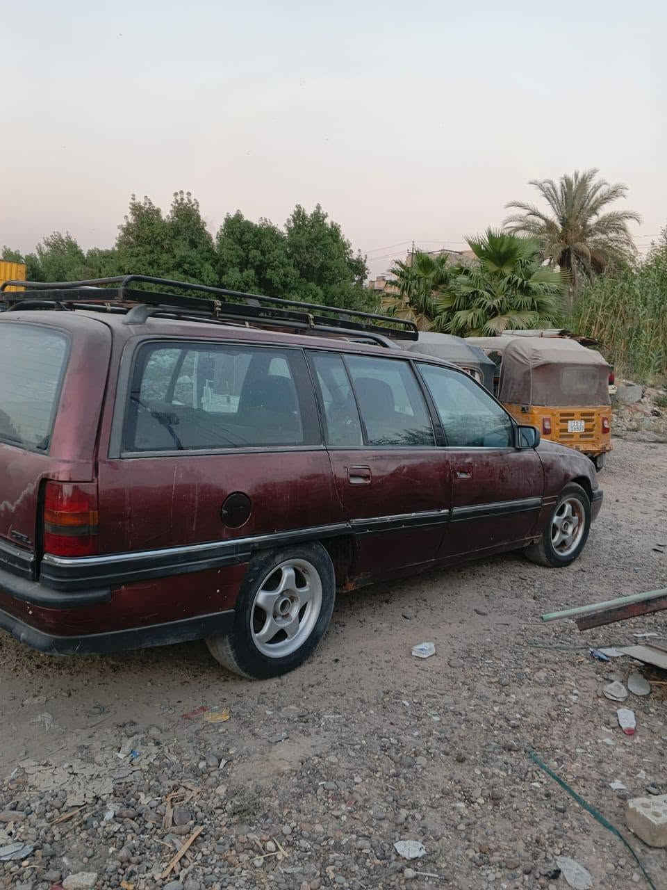 السلام عليكم ورحمه الله اوبل اوميجا موديل 93 رقم انبار سنويه باسمنا لل 31 ب 20 وبيها مجال الاتصال***********
