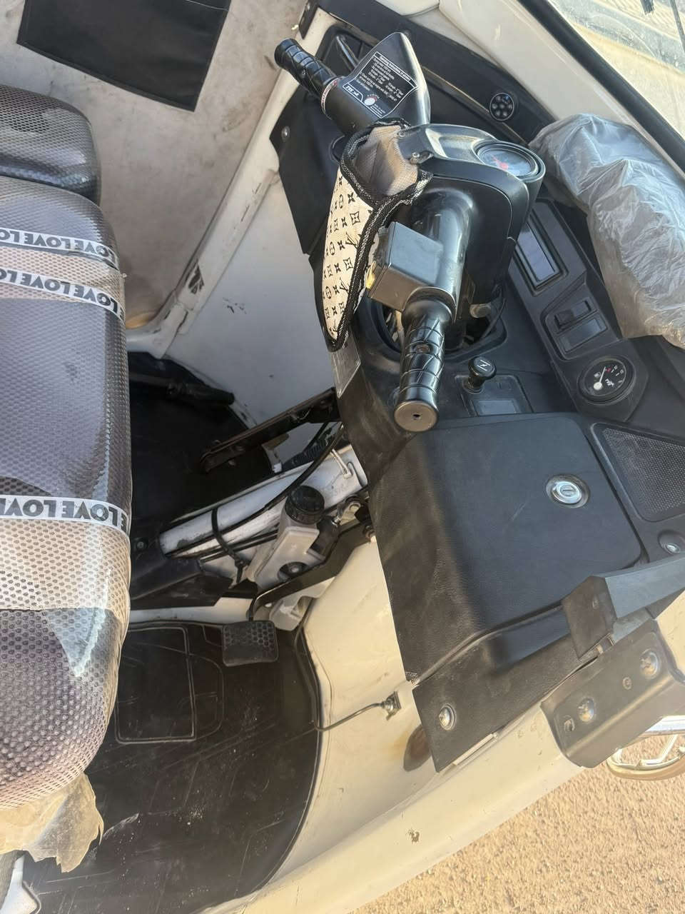 تكتك للبيع 22 
رايده 7 ونص
***********
