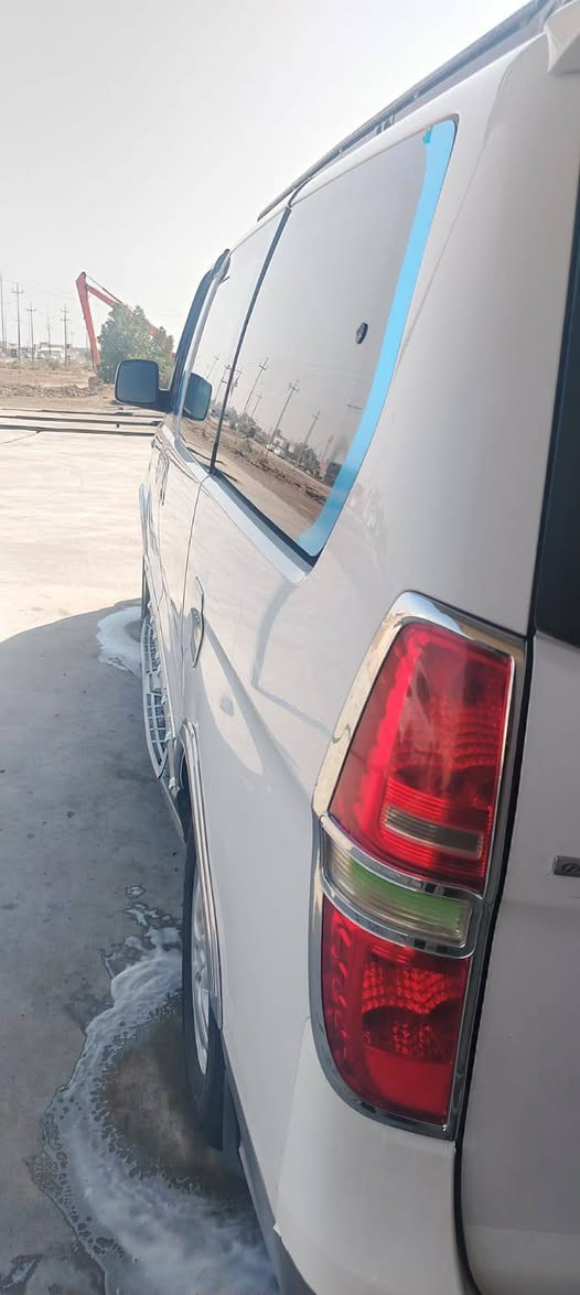 ستاركس للبيع
2015اصل فول مواصفات 
محرك سبلاين 
رقم نكليزي 
باسمي مصفره من كلشي 
حداديه تبريد ثلج جاهزه من كلشي 
بيها جاملغ امامي مبدل بكوريا فقط 
وكفاله بل عراق 
العنوان البصره
للاتصال
***********
