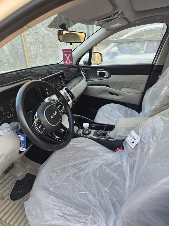 السلام عليكم للبيع سرنتو موديل2023 خليجية واحد ع واحد كامل موصفات من عده الكشنات  مخمل محرك ستة سلندر شفتات سترين  الكير موس بولي راما ￼￼￼ ￼￼السعر 268$ باقي التفاصيل اتصل على الرقم وبخدمتك 
الهاتف ***********
