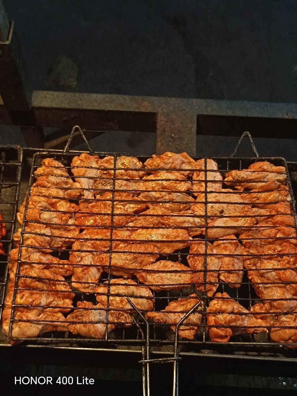 السلام عليكم
توفر لدينا اجنحة عراقية 100%🐔🪽 

النفر 10 قطع به الاف توصيل مجاني داخل الأمين... ***********
