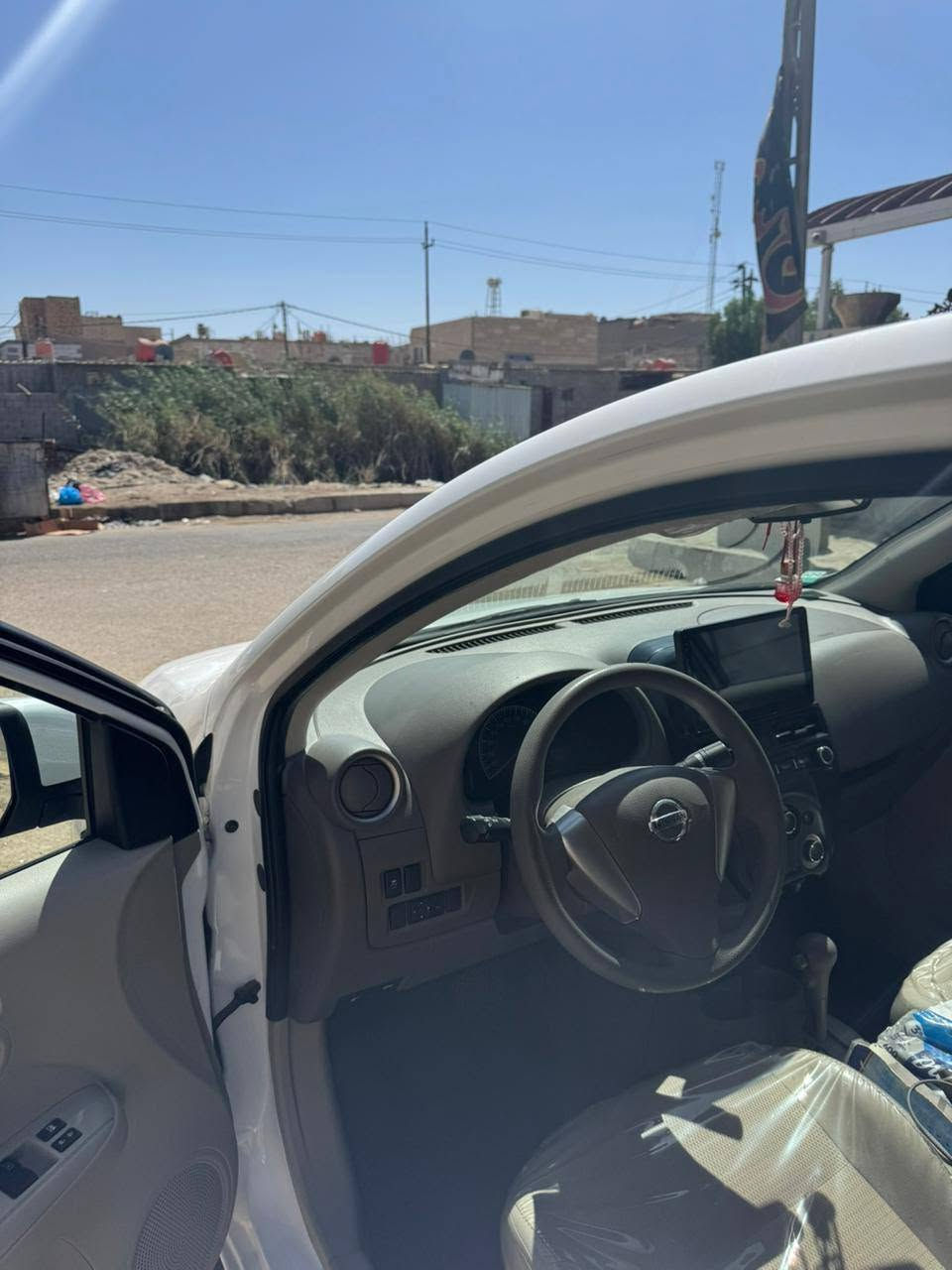 السلام عليكم نيسان صني
المديل ٢٥ هندي ام البيليته 
كفاله عامه سياره على وضع شركه 
السعر ١٣٠ الرقم ***********
