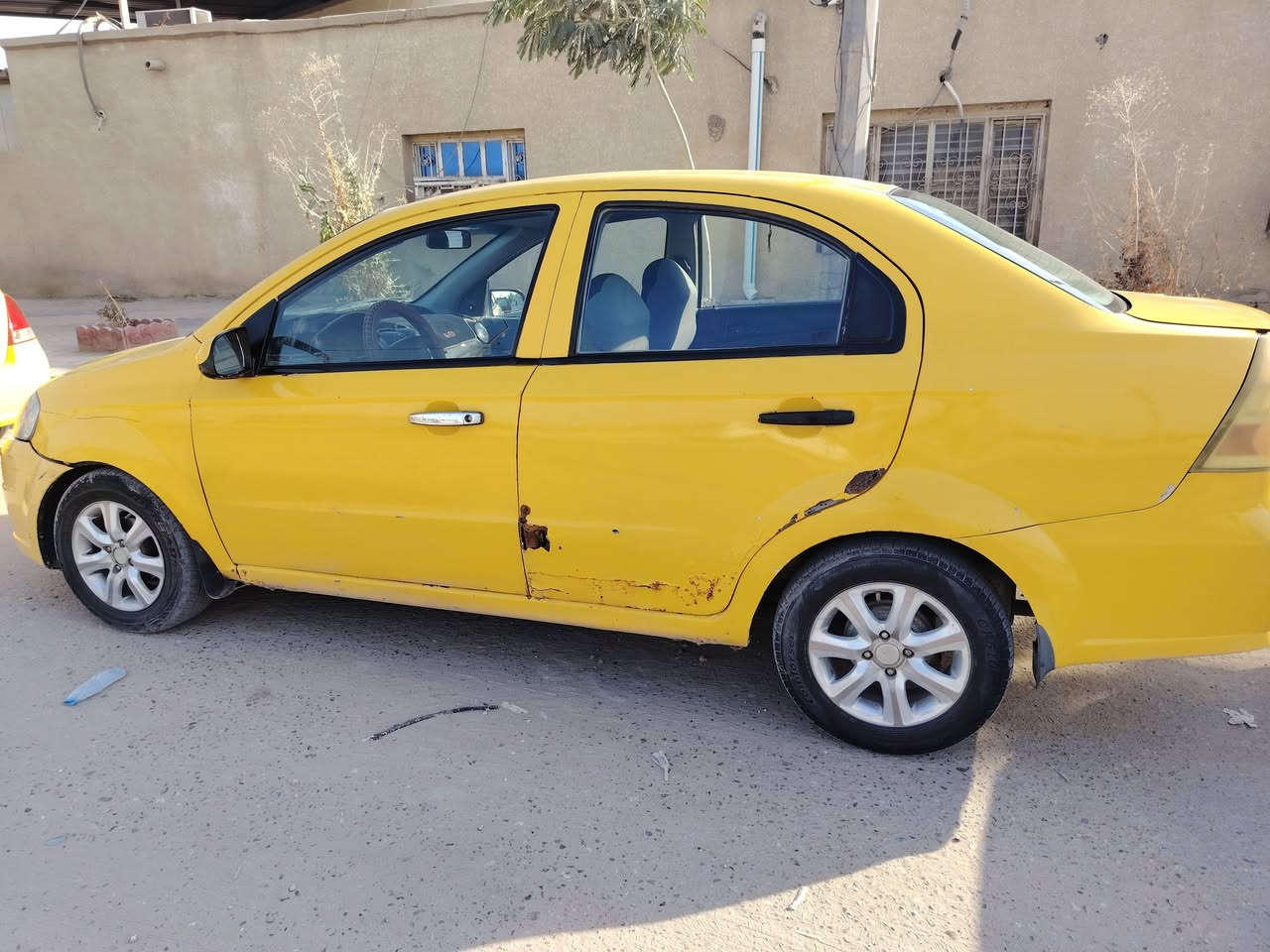 افيو صفراء محرك مسكر جديد كير جديد كير عادي تبريد جديد مصبوغه عام بيه شويه خياسات قليله حداديه كامله رقم بابل السياره بأسمي تحويل مباشر السعر 40 وبيها مجال بسيط ***********
