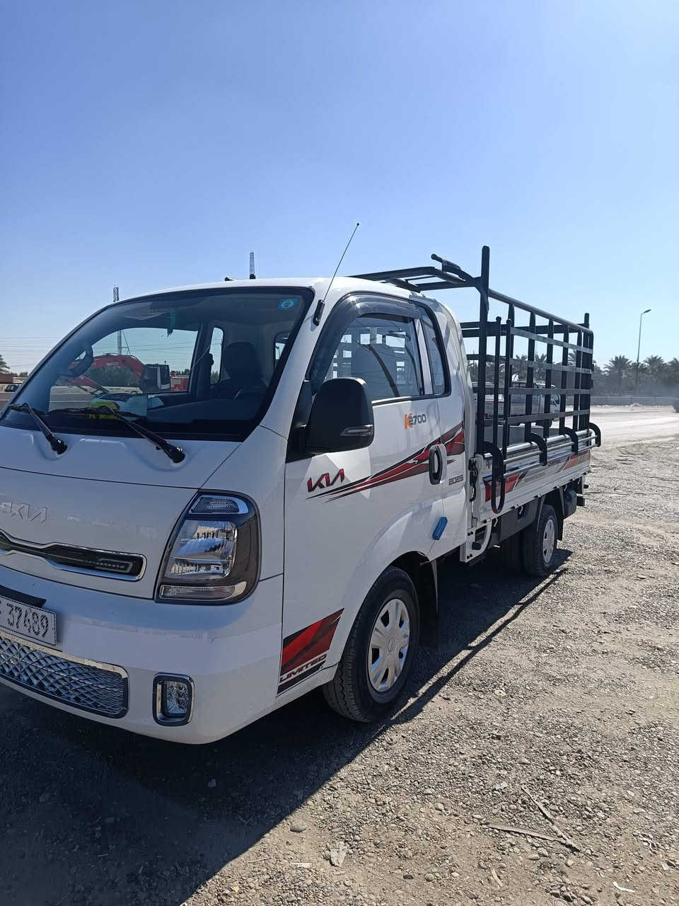 السلام عليكم كيه موديل 2025 ماشيه 25 الف الرقم ***********
