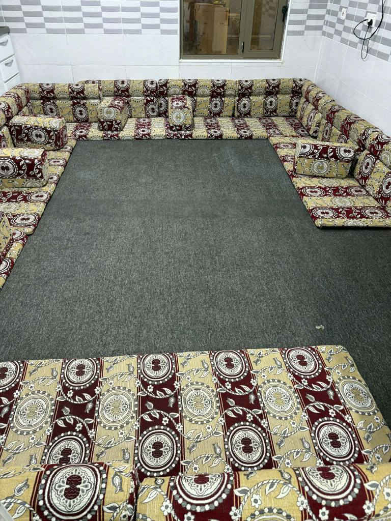 جلسه سعوديه اخت الجديده الاصليه حبيبات مضغوطه مو سفنج عادي سحاب 14 متر 7 دواشك مع مساند ظهر وتجوات وثنين اركان شراي خاص أو الاتصال بالرقم *********** النجف, العراق
