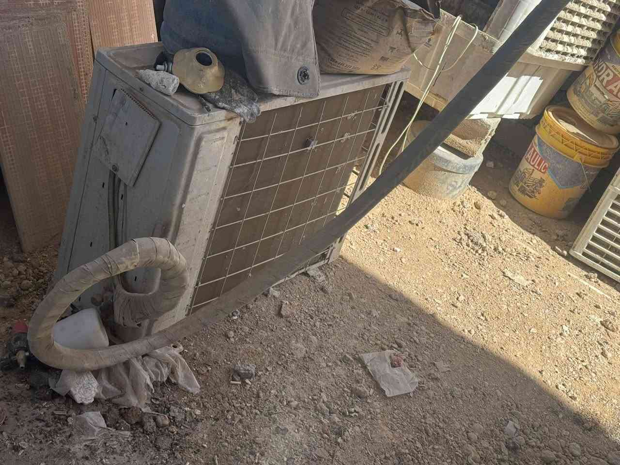 سلام عليكم عدي سبلتين 2طن و1طن عطلانات اثنينهن 500 وعدي مبردات حجم كبير ريلاكس عدد 2 نظيفات جدا وحدة باكستانية هم حجم كبير ب400 (***********)مكاني كربلاء الحر
