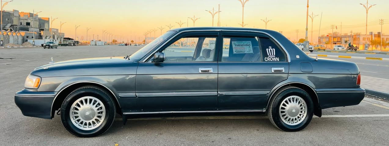 سلام عليكم ورحمة الله لبيع رانب ايسر بلاد لون كحلي رقم انبار مشروع وطني  انكليزي تحويل وكاله مكفول من الكص ونقل جثه وعيب شرعي واصوليات تخم تاير كهربائيات وكير ومكينه شاشه تاب مكفوله السياره وجاهزه السعر 71  وبيها مجال للشراي مكان كربلاء رقم الهاتف ***********
