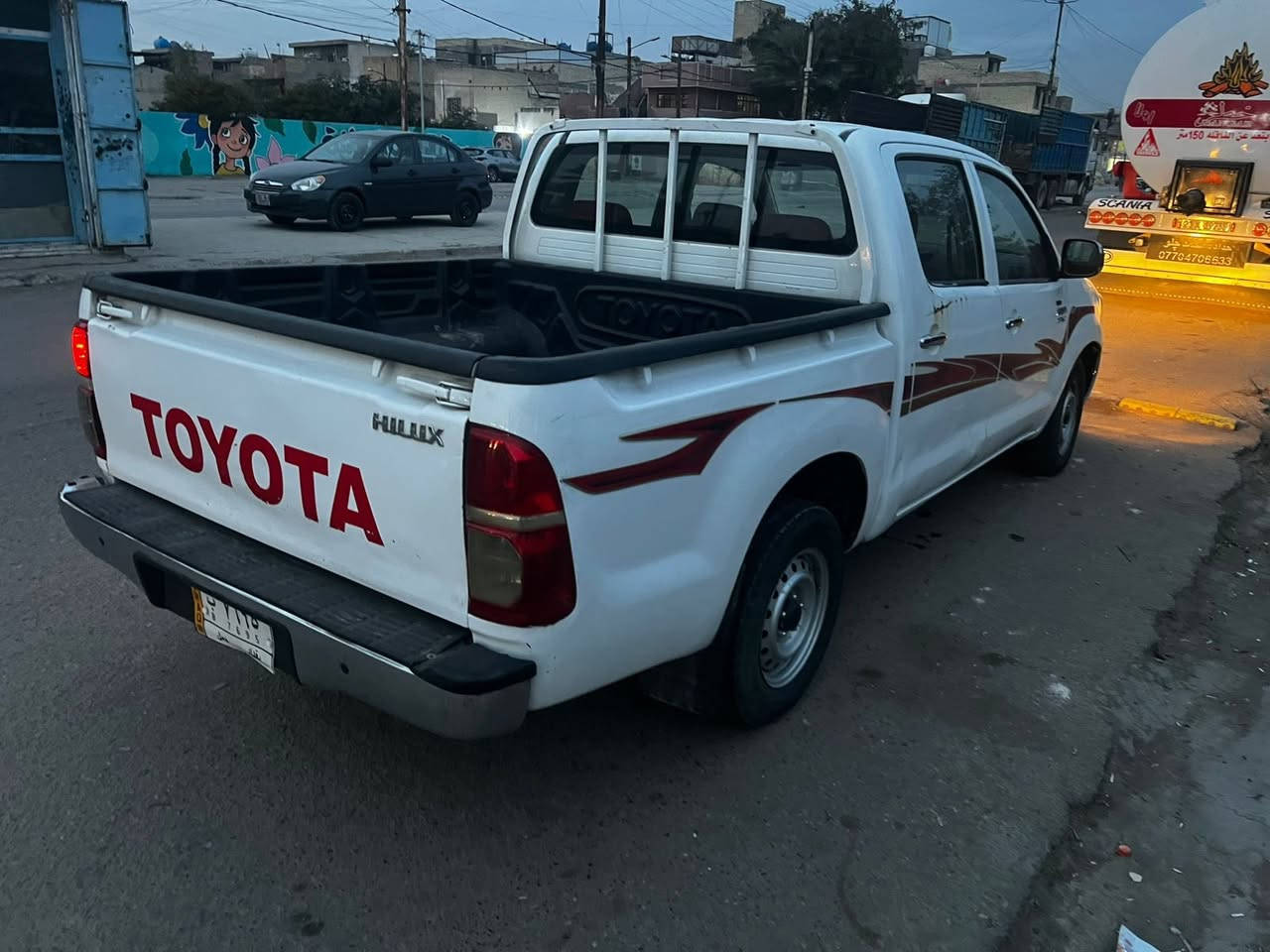 السلام عليكم.
للبيع تيوتا هايلوكس مديل. 2011.  رقم بغداد.  شاصي. 12. شركه العامه.   بيه صبغ حزام.   وضربه بالبجم.    محرك.  2700.  بي تنقيص.      تبريد تدفه.  دواخل مدوشمه.    حداده.  امامي يرادله.    مكاني. بغداد مدينه الصدر 
السعر 140 
للاستفسار 
***********
