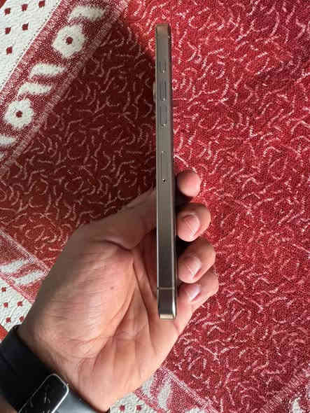 ايفون 16 برو ماكس للبيع مكاني كربلاء الحر
كامل كارتونه وغراض 
بطارية 92 

جهاز جديد تك سيم 

سعر 1350 للاستفسار الاتصال ***********
