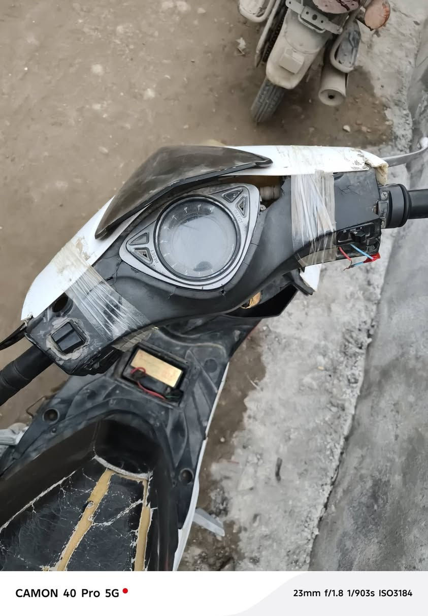 السلام عليكم شباب ماكس صيني FS الدرجة متروكه سنتين او اكثر هندر ما بيها ويمكن حتى بنطه مل هندر ما بيها نظافه الدراجه شوفه عينك ابيع كوم حديد إذا تريداكفلك سرقه هم مكاني بابل حله سعر 150الف أو بيه مجال رقم ***********
