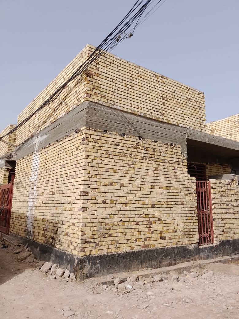 دار للبيع (هيكل كامل ) مساحة 100 متر ركن 10*10 على فرعين طابو زراعي سند 25 يحتوي على صالة كبير ومطبخ وكلدور وحمام وصحيات داخلية وخارجية وغرفة منام بيتونة مسقفة كونكريت ستارة كاملة 
الموقع سيف سعد بداية شارع 30 يبعد 200 متر تقريباً عن الشارع العام السعر 55 وبي مجال للاتصال *********** حلة, بابل
