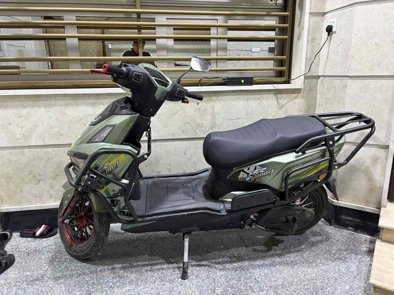 دراجه شحن نوع سكنس 6بطاريه  مسطره ملفه 3800مابيه اي شخط الدراجه جديده وبيه وصل سرعه حقيقيه 100 سعرها 950  ألف الرقم ***********
