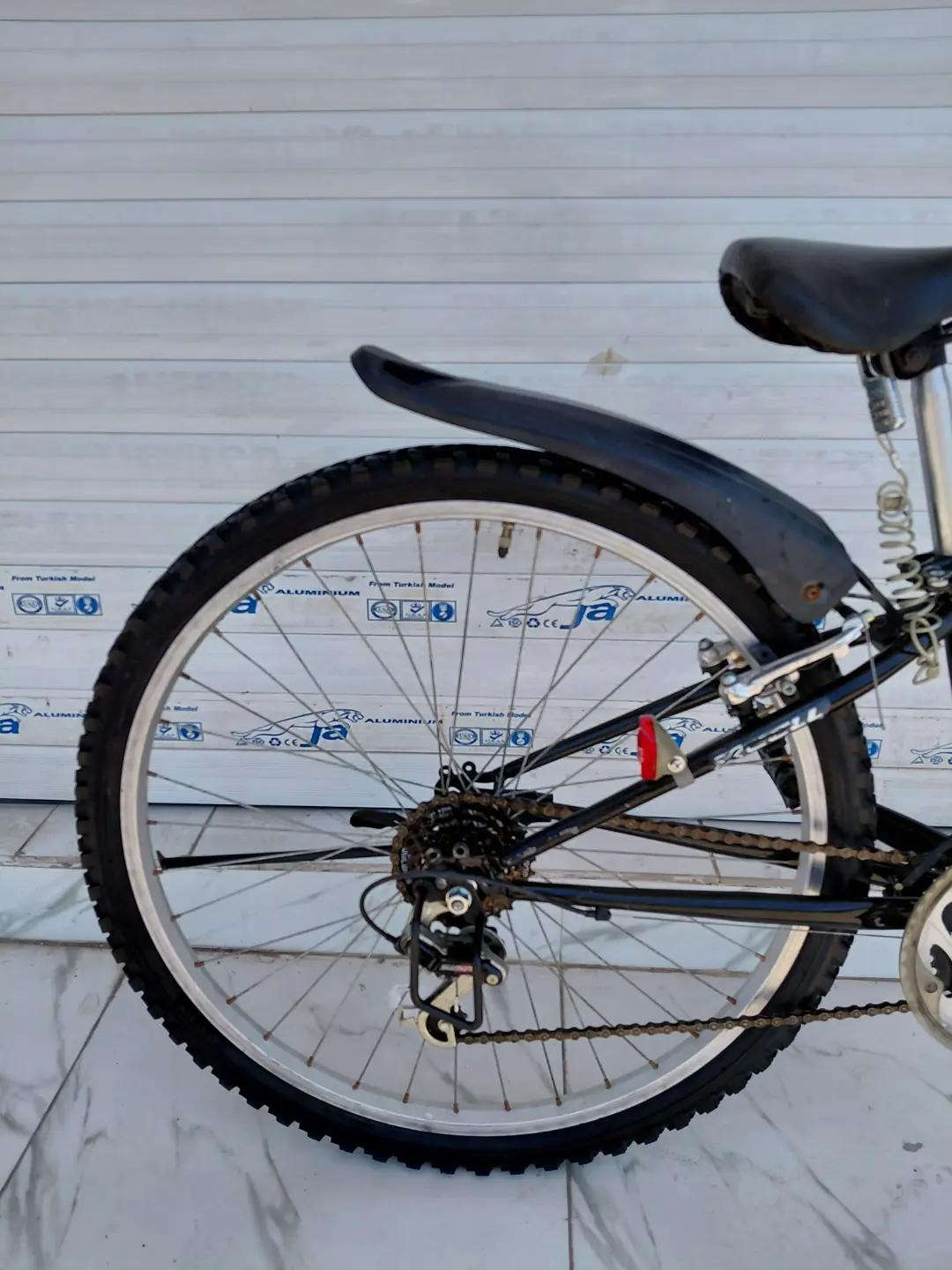 حجم 26  3 × 6 سرعات من SHIMANO دراجة نظيفة وجاهزة  السعر 140 الف شامل التوصيل     ✈يوجد توصيل لجميع المحافضات ✈ كركوك مدخل سايدين حي الاسرى والمفقودين  معرض ابو شيفان ( *********** )
