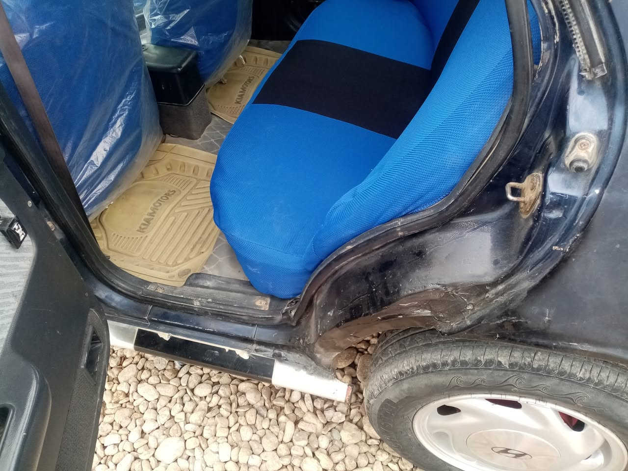 السلام عليكم سيارة النترا دمعة موديل ٩٣ رقم ديالئ انكليزي مكينه وكير مكفولات تخم تاير جديد فر ممات وحده ملحومه  المكان ديالئ كنعان السعر الشراي يخابر وبيه خير ويدللً الرقم ***********
