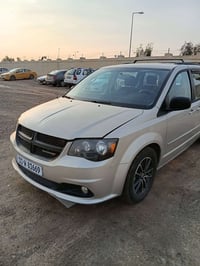 سلام اوعليكم  دوج كرفان مديل 2013 مواصفات بلع ثلاث قطع تبريد جام خلفي ...