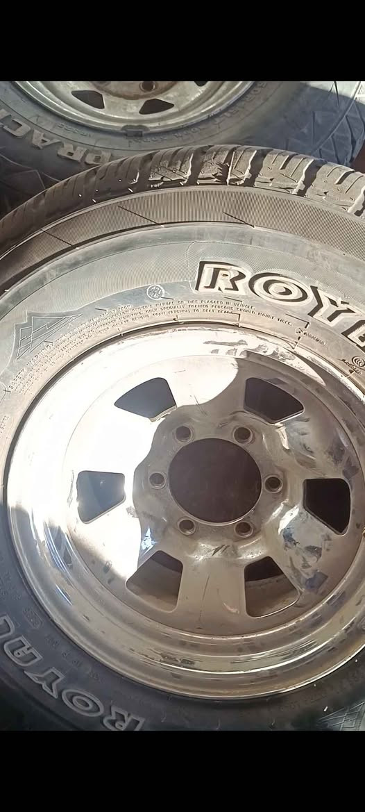 سڵاو...
تاقم تایە بۆ فرۆشتن زۆر کەم بەکار هاتوون، حەجمیان P235/75R15، لە سلێمانیم. بغداد, العراق


**إذا كنت صاحب هذا الإعلان وتريد حذفه لأي سبب، رجاءا أرسل رسالة إلى الدعم الفني**