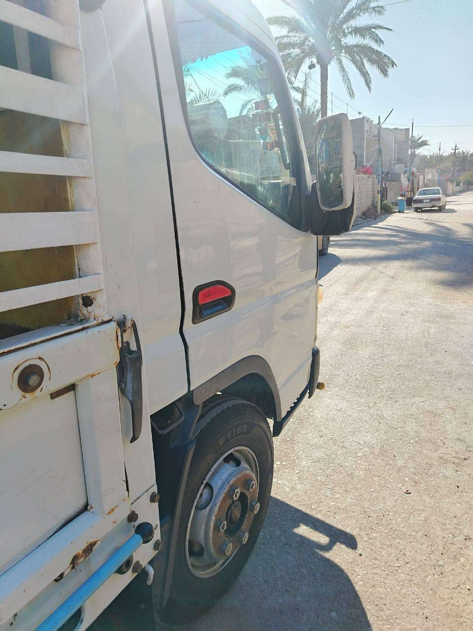 إعادة النشر بسبب الوعود الكاذبة
كنتر محسن  موديل 2016 للبيع 
رقم بغداد انكليزي 
سنويه 2031
تخم تأير أمامي
تخم  باتريات 
جام كهربائي 
تانكي كاز  200
كهربائيات شغالة فوول 
دوشمه كامله 
سيارة بيها طخه بلتكمه بسيطه 
جاهزه جادر +سقيفه 
تحويل مباشر 
رجاء المو شراي لايتصل 

***********
***********
