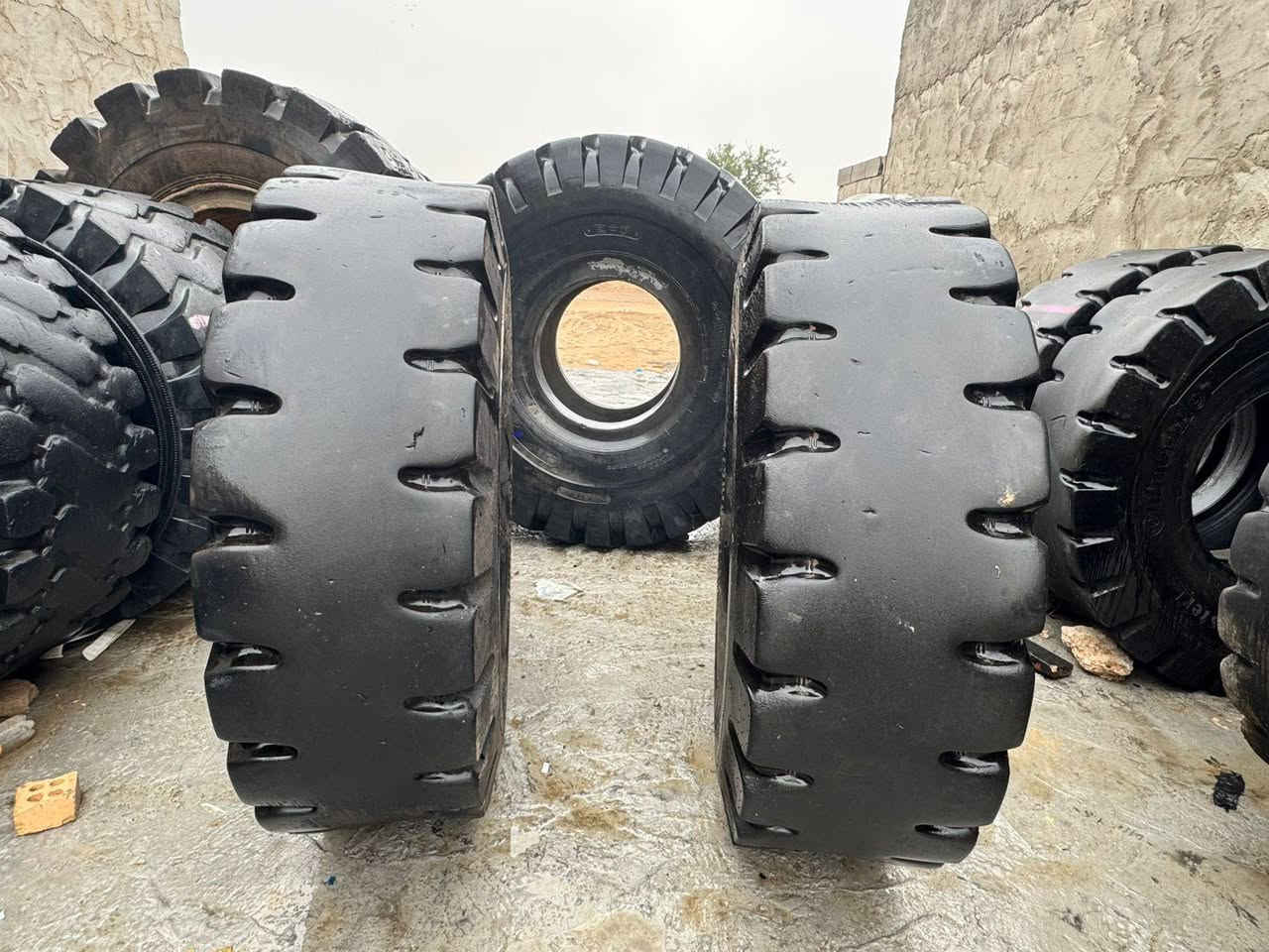 سلام عليكم ورحمة الله وبركاته)
تايرات باله مستورد احجام مختلفه

٣٣-٦٥-٣٥

٢٥-٥-٢٩

٢٥-٥-٢٦

٢٥-٢١٠٠

٢٥-١٨٠٠

٢٥-٥-٢٣

٢٥-١٦٠٠

العنوان نجف الاستفسار*********** واتس
