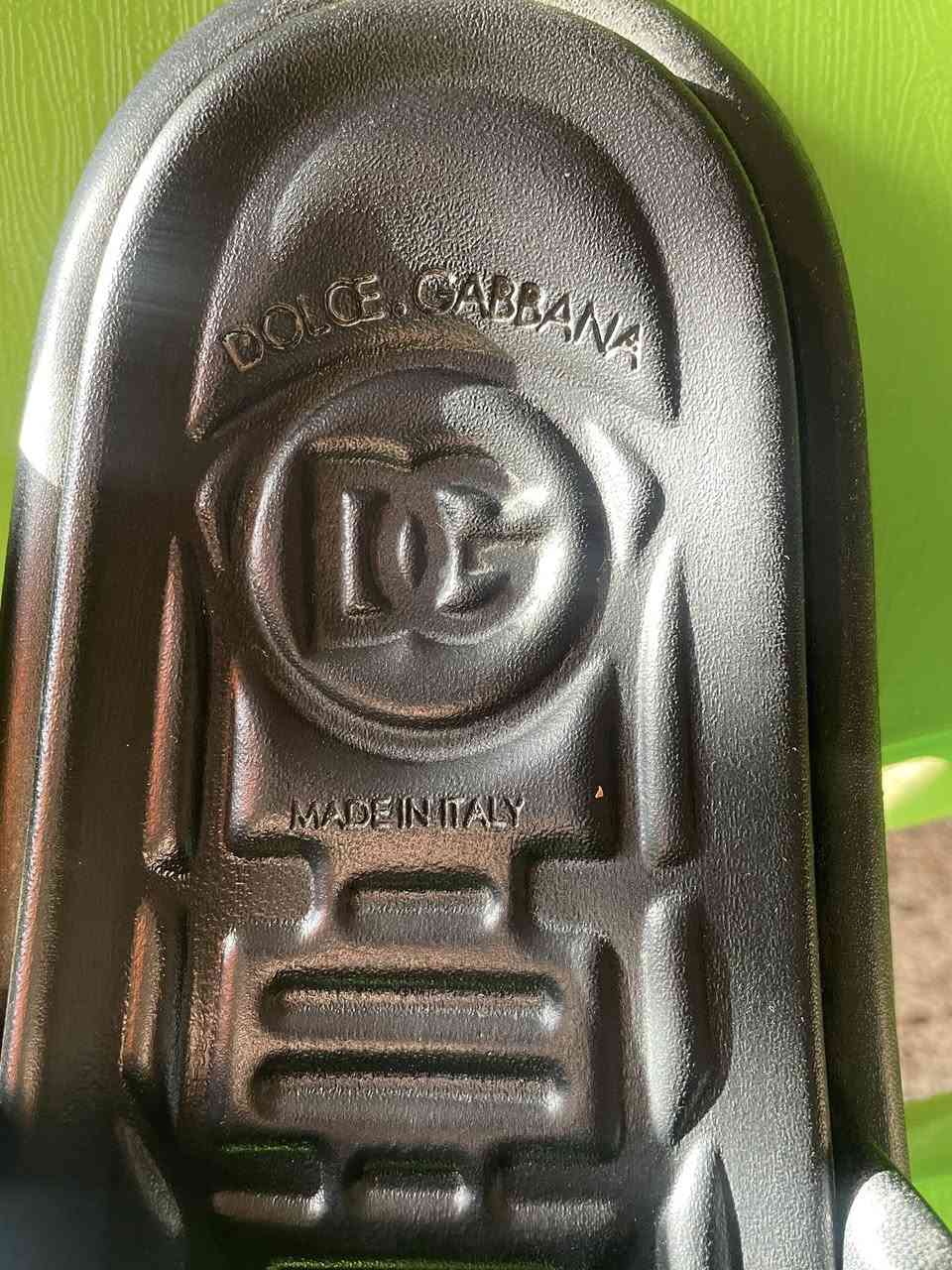 ماركة DG مثل مدشوف صنع ايطالي اصلي قطعه تخبل بالبس قياس 43 نضيف كلش يوجد توصيل سعر خاص


**إذا كنت صاحب هذا الإعلان وتريد حذفه لأي سبب، رجاءا أرسل رسالة إلى الدعم الفني**