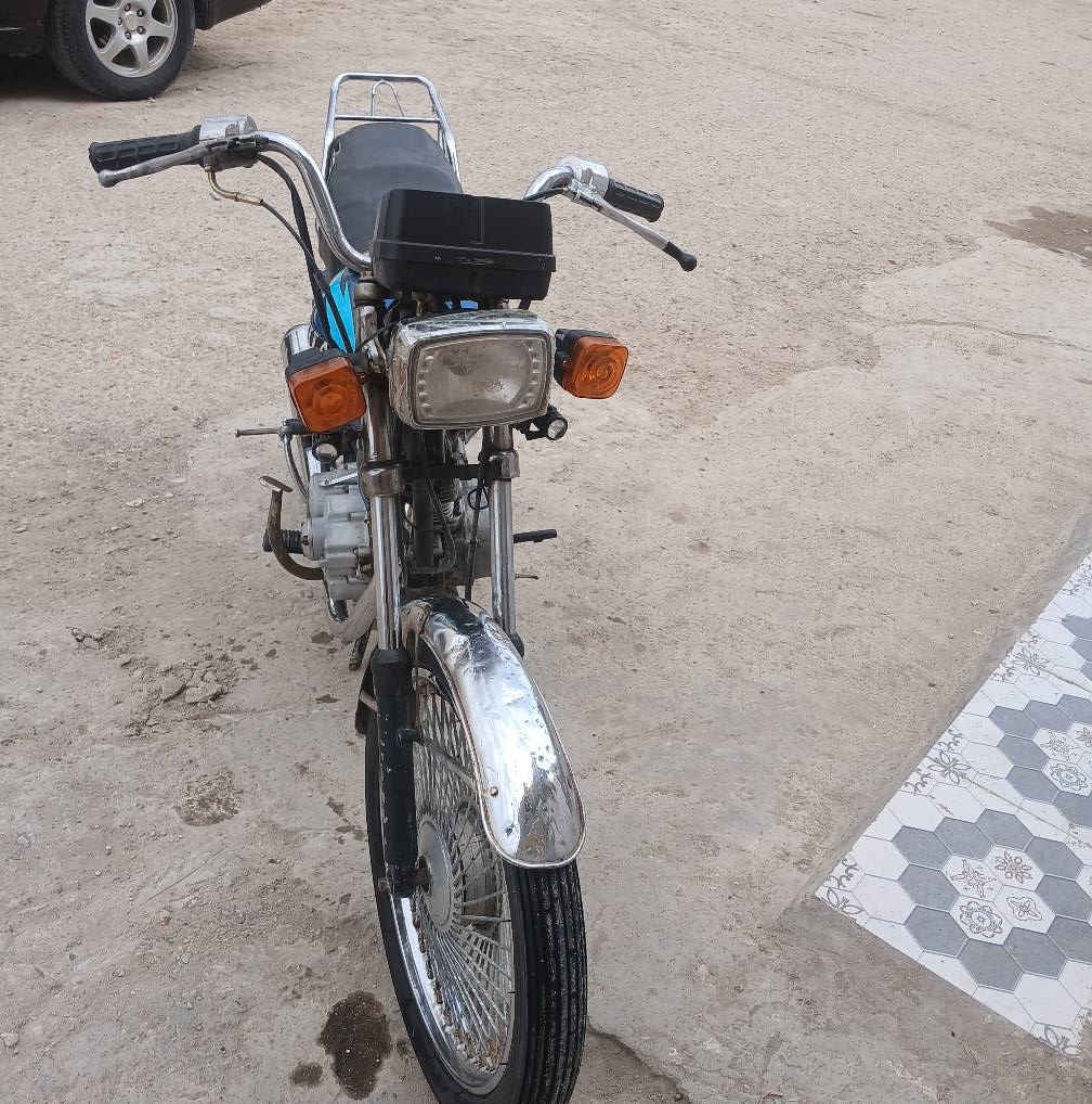 سلام عليكم دراجه ٤كير مديل ٢٠١٦اوراق اصليه مكانها الكوت الانوار الصدر الشراي يتصل ***********سعر ٤٠٠ بيها مجال بدرا, واسط
