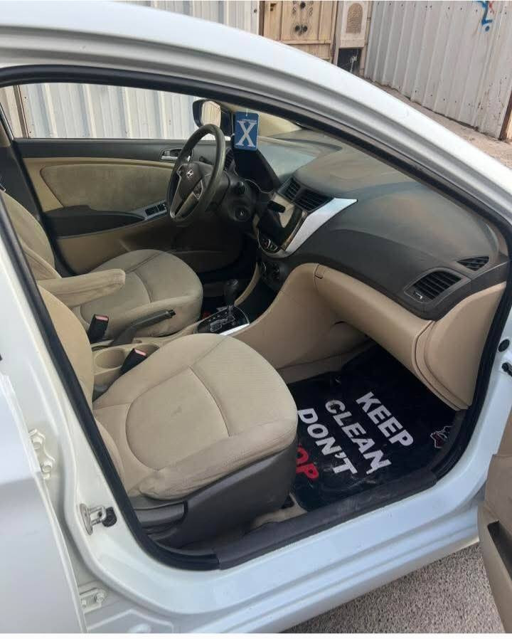 اكسنت 2013 خليجي الشركه العامه  رقم بغداد انكليزي بااسمي مكينه حجم 1600 دوش قطرتين  السعر.  95.  بيها مجال بسيط ***********. كير محرك تبريد تدفئه مكفول  بدون حادث نهائي بيها قطعتين اثر طخه بسيطه والصور موجوده عندي مواصفات اكسنت الشركه معروفه مكاني بغداد ماشيه 93 كم
