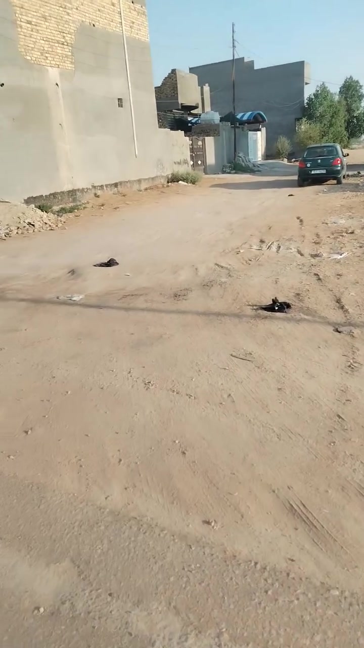 بيت مساحه ١٣٠  طابو صرف مكون من استقبال ومطبخ وغرفه وساحه درج ابي غرق حي الجواد ب119 ثاني بيت عن الشارع بيت قديم شويه صبغ وترتيب وتكعد بيه السعر 60 وبيه مجال سعر قطعه لا استفسار *********** غير متواجد بالفيس
