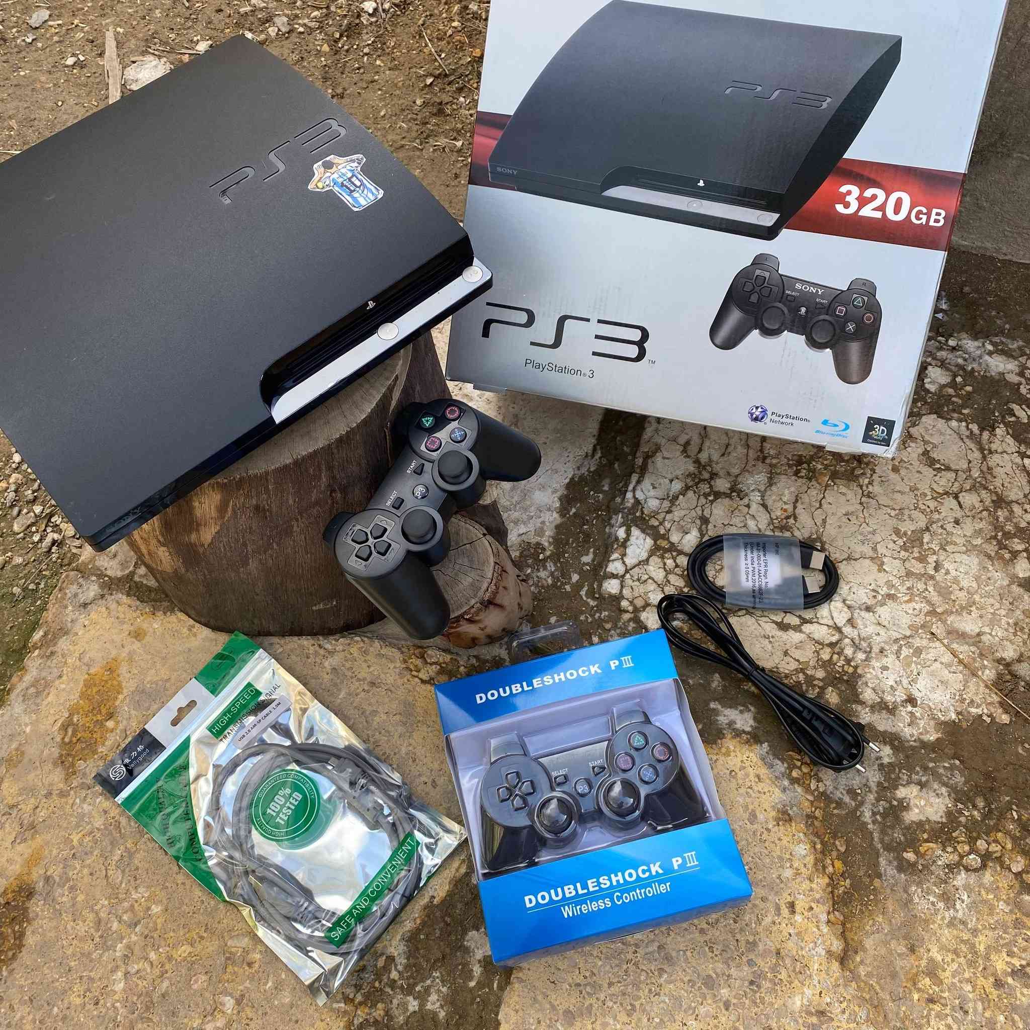 للبيع بلي ثري مهكر كامل ملحقات ويدتين مثل ماموضح بصوره والعابه موجوده بالفيديو السعر ١٥٠ الف موجود توصيل كل المحافضات 
للتواصل *********** 
من رخصه الادمن
