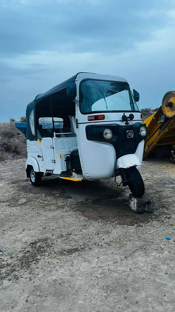 سلام عليكم تكتك للبيع موديل 21 شهر 8 مكفوله كفاله عامه رقم وسنويه ذي قار خاص مقلق  مكلف بل نشر والله هاذه رقم راعيه ***********
