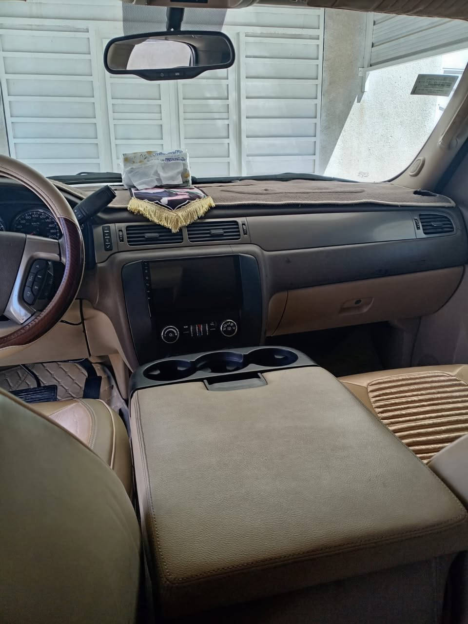 سياره نوع تاهو لبيع ادوات مكينه وكير وحداده وتخم تاير تبريد ثلج مكفوله من ضربه فقط جاملغ الخلفي بجهت سايق ضربه بصيطه مرجعه بارد ورشت صبغ موديل   2012 غرفته نضيفه شوف العين سعر110 وبيه مجال حك جيه مكلف بنشر هاذ رقم راعيه
(***********)مكاني بصره قضاء القرنه
