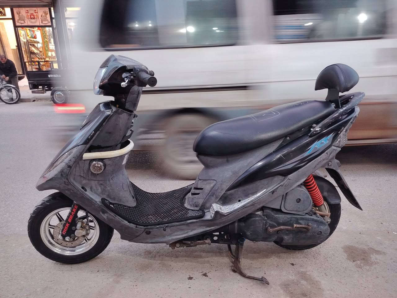 ماكس عدلة للبيع الدراجة جديدة مامبدل ولا مفتوح بيها برغي صار شهر من مطلعها


**إذا كنت صاحب هذا الإعلان وتريد حذفه لأي سبب، رجاءا أرسل رسالة إلى الدعم الفني**