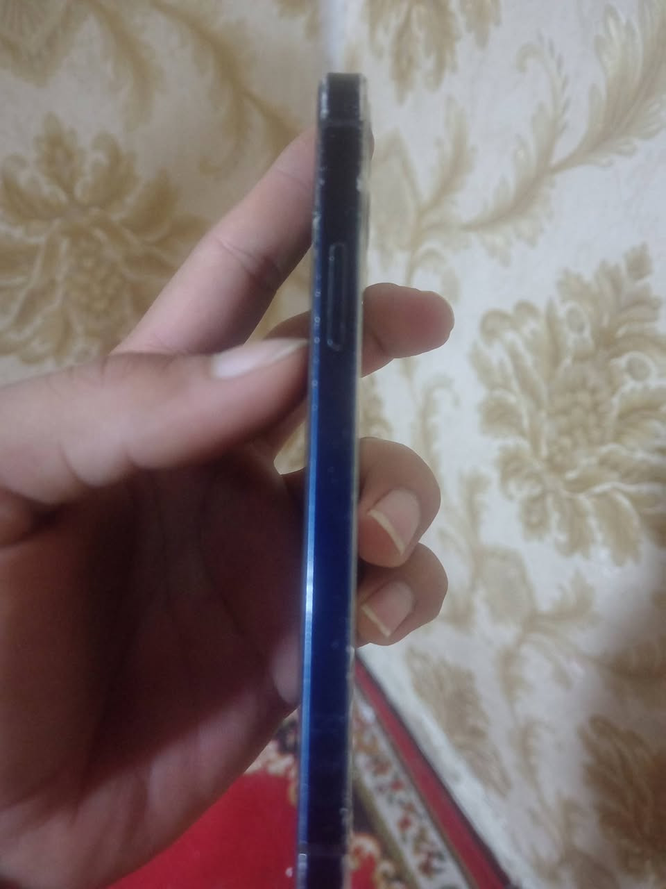 سلام عليكم ١٢ عادي مبدل شاشه وبطاريه وضهر مبل ابيض فيس ايدي واكف والكامره الماميه مقوشه مكان بغداد الشعله السعر ٢٣٠        ***********
