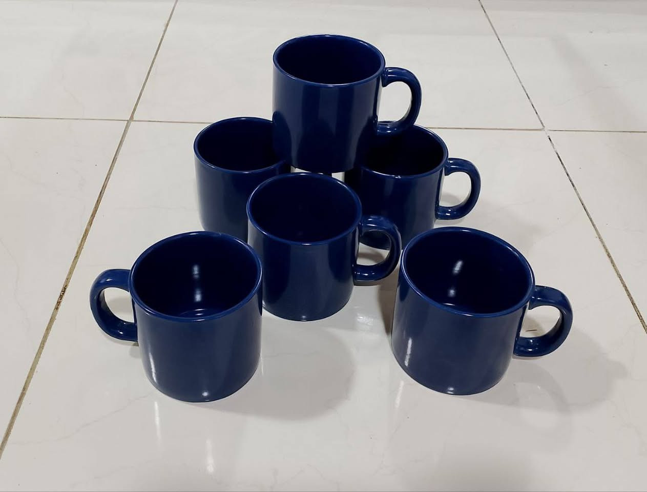 اكواب مجسمه واكو سادة للرسم والكتابه 
متوفرات جمله ومفرد كميات محدودة 
للحجز والاستفسار ماراسلتنا خاص او واتساب ***********
