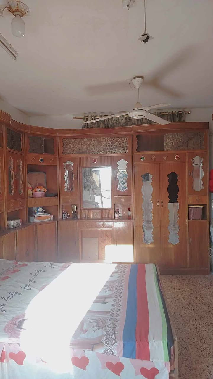 غرفه صاج نظيفه للبيع السعر 700الف للاستفسار الاتصال على الرقم ***********
