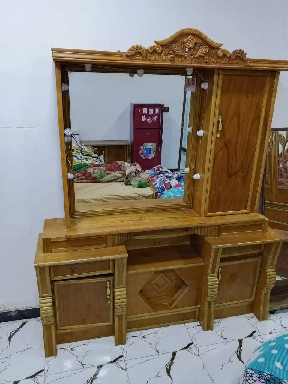 سلام عليكم غرفه اخشاب للبيع سعر 900ستفسار ***********
