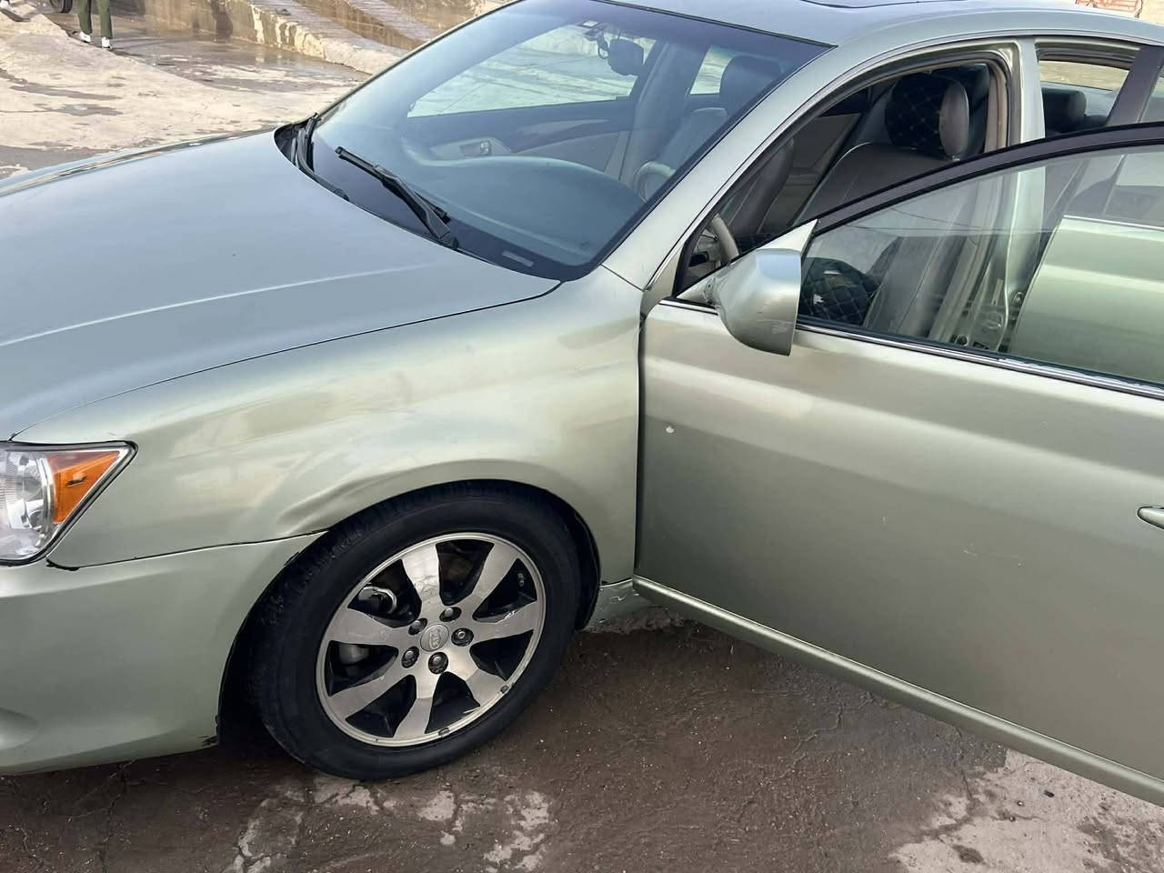 سلام عليكم
افلون 2007 رقم بغداد صبغ حزام 
مكان بابل جبله معىروفه مواصفاته لجنايه تعرف 
حداديه تخم تأير جاهزه سياره مكينه كير كفاله 
سعر 97بيه مجال ***********
