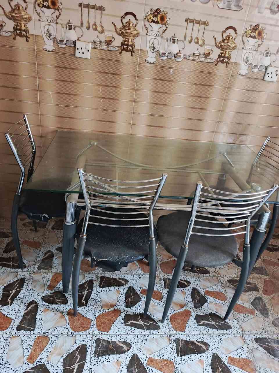 طبلات جام عدد ٣ نظيفات سعر ٣٥ قفل
ميز جام مع كراسي ستيل اصلي الثقيل عدد ٦سعر ١٠٠ قفل 
كراسي تخم عدد ٣ واحد بي ضوو يرادله تصليح سعر ٥٠ قفل 
فقاسه اخت الجديده تاخذ من ١٠٠ الى ١٢٠ بيضه تفقيس خير من الله سعر ١٠٠
اوفن شغال عل فحص مع ميز صاج سعر ٥٠ بيهن مجال قليل اي استفسار خاص راسلوني وتدللون مكاني ابو غريب خرنابات شارع السجه ***********
