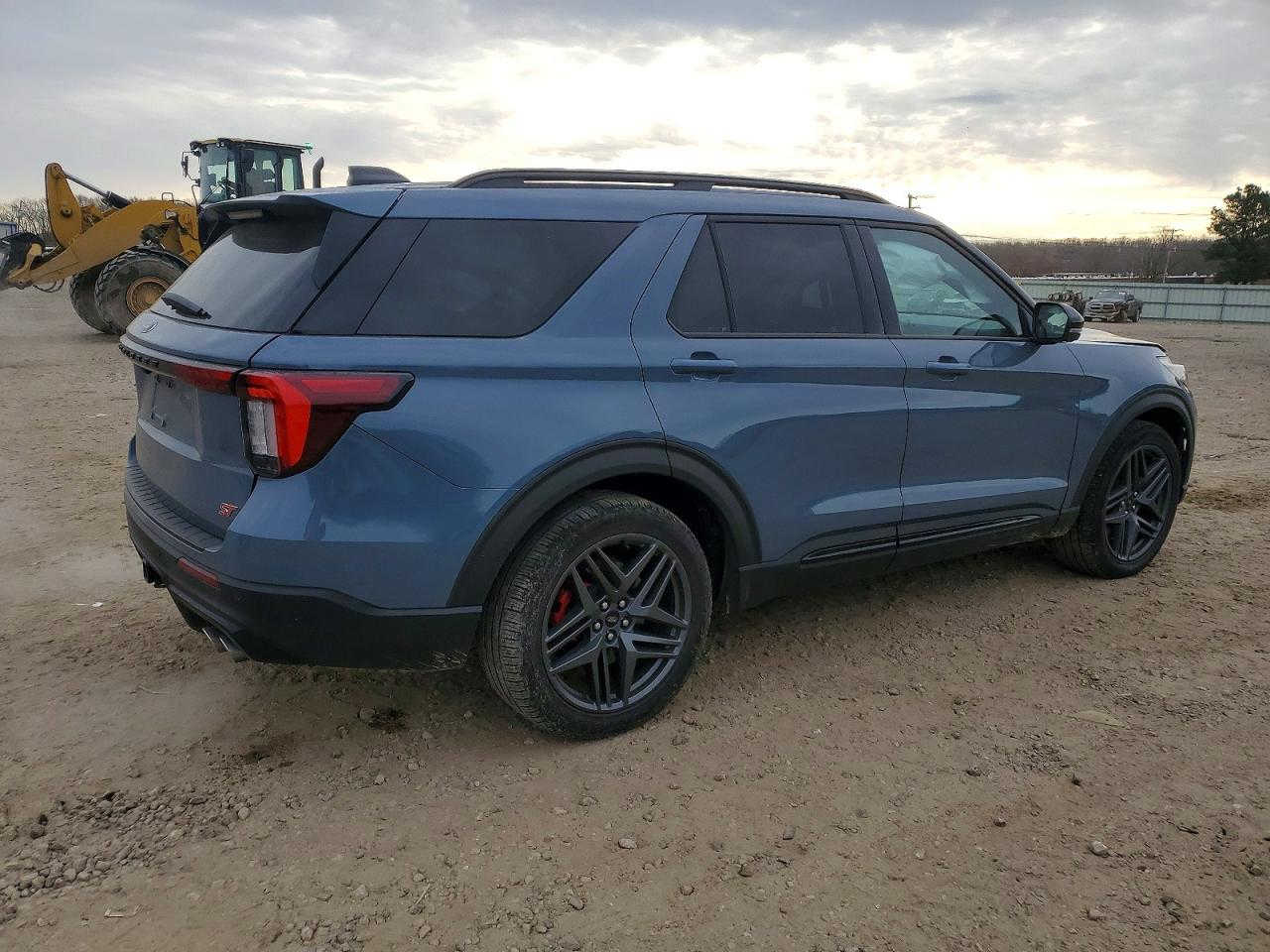 🚨 تنويه مهم
هذه السيارة معروضة في المزاد الأمريكي 🇺🇸
والمزايدة والشراء تتم عن طريق مكتب الباخرة للمزادات 🇮🇶
🔥 تدخل بكتاب الشهداء
───────────────
🚗 نوع السيارة:2025 FORD EXPLORER ST
📅 تاريخ المزاد:الاثنين 02-03-2026
💰 السعر: يتحدد داخل المزاد
📊 الممشى:17134 ميل فعلي
🛠️المحرك: 6 سلندر / 3 لتر
───────────────

🔥 مجاناً مجاناً مجاناً
📄 تقرير كارفاكس مجاني بدون أي مقابل
───────────────

🚗 سحب السيارة خلال 24 ساعة من وقت التسديد
💸 حسابات مخفّضة وعمولات أقل من السوق
───────────────

🚢 الشحن متوفر من:
🇺🇸 🇨🇦 جميع الولايات الأمريكية والكندية
➡️ شحن مباشر إلى العراق
➡️ العقبة – جبل علي – ميرسين
───────────────

🛃 تخليص كمركي كامل من ميناء أم قصر
🏔️ تخليص كمركي إلى إقليم كردستان
🇯🇴 شحن مباشر إلى عمّان (العقبة)
🇹🇷 شحن إلى ميناء ميرسين – تركيا
───────────────

🏢 فروع الشركة:
📍 الفرع الأول: بغداد – السيدية – الإعلام
📍 الفرع الثاني: الإمارات العربية المتحدة – الشارقة – الصناعية 4
───────────────

👥 مجموعة البيع والشراء:
https://www.facebook.com/share/g/17pXXBgeeU/?mibextid=wwXIfr

───────────────

🎵 TikTok:
https://www.tiktok.com/@al_bakhera?t=8qGOLioZlVE&_r=1

───────────────

📞 للاستفسار والتواصل:
+9647739115599


**إذا كنت صاحب هذا الإعلان وتريد حذفه لأي سبب، رجاءا أرسل رسالة إلى الدعم الفني**