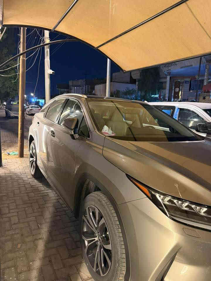 RX 450hl موديل 2022

 المدينة-بصرة
الرقم -بغداد

•   🛣️  المسافة المقطوعة    -   
✅ المواصفات :

✅ المحرك: 6 سلندر – 3.5 لتر هايبرد
✅ نظام الدفع: AWD رباعي
✅ وارد:خليجي وكالة SAS
✅ ناقل حركة: أوتوماتيك
• فتحة سقف 
• داخل جلد بيجي فاخر 
• كشنات كهربائية مع تبريد + تدفئة + ميموري
• مع تحكم كامل (مالتي كونترول)
• شاشة جبيرة 12.3 إنج مع نظام ملاحة Maps
• 6 وسائد هوائية لحماية شاملة
• كاميرا خلفية دوارة
• حساسات أمامية وخلفية للمساعدة بالاصطفاف
• نظام النقطة العمياء + تحديد المسار + تنبيه الاصطدام
• دخول ذكي + تشغيل بصمة
• مثبت سرعة ذكي (Adaptive Cruise Control)
.صندوق كهربائي 
• إنارة LED أمامي + خلفي مع أوتو لايت
•الاطارات قياس 18
• عدد المقاعد: 7 مقاعد مريحة
• نوافذ أوتو كاملة
• مرايات كهربائية مع إشارات + طي أوتوماتيك
✨ سيارة فخامة + رياضية + عملية بنفس الوقت، مناسبة للمدينة والسفر.
السعر 443 وبيها مجال
للمزيد من المعلومات الاتصال على الرقم 
***********
بي وتس اب البصرة, العراق
