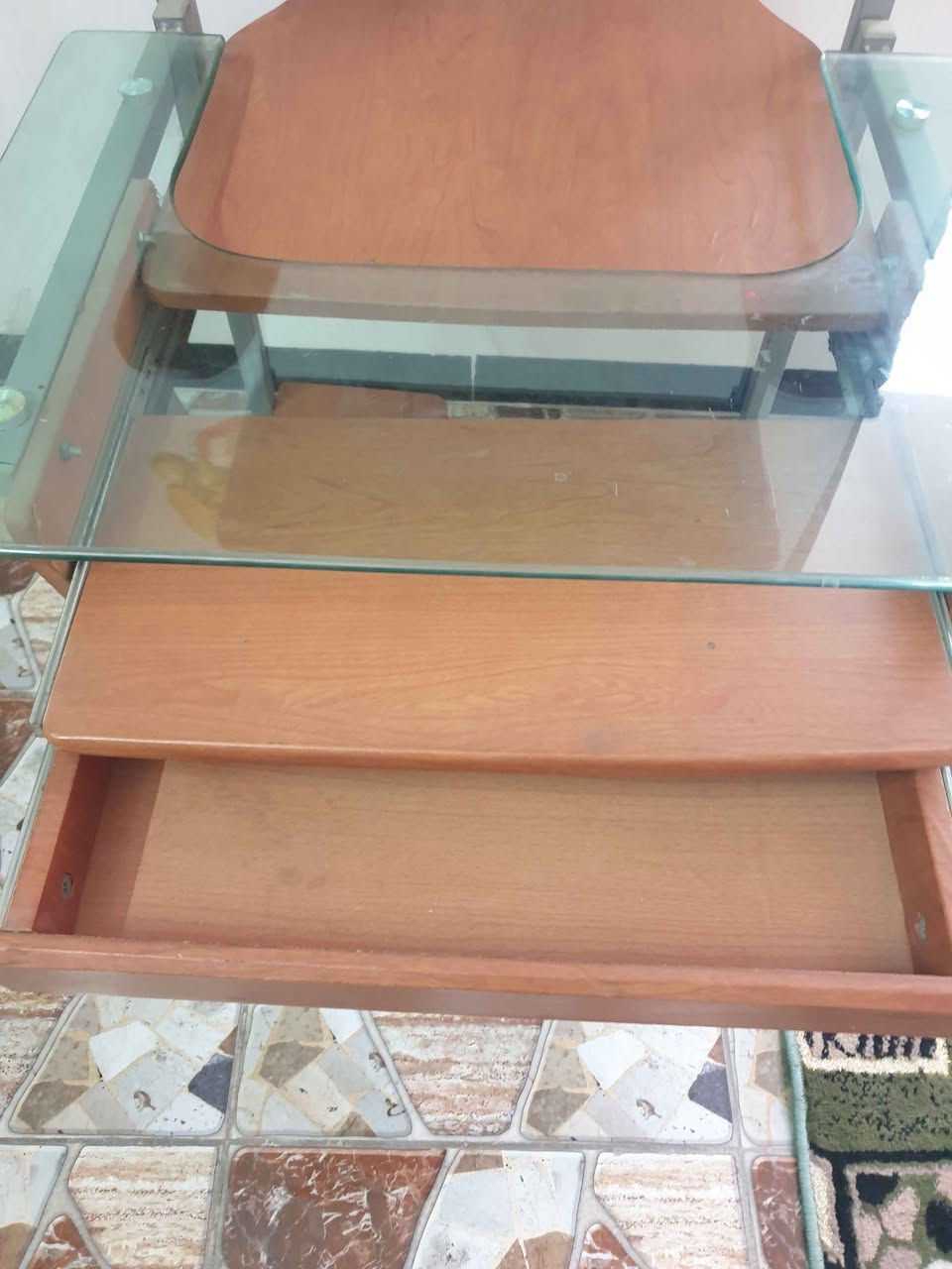 ميز حاسبة نوع MDF..وزجاج 
موضحة بالصور 
السعر20الف
المكان كرادة..بغداد بغداد, العراق


**إذا كنت صاحب هذا الإعلان وتريد حذفه لأي سبب، رجاءا أرسل رسالة إلى الدعم الفني**