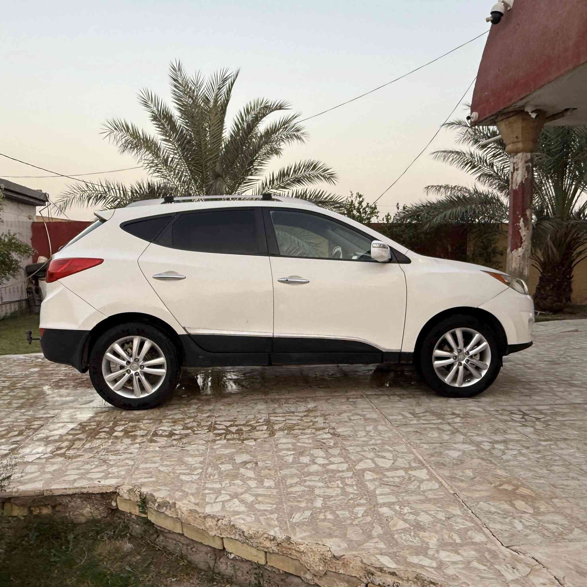 السلام عليكم توسان  وارد امريكي مديل 2013 رقم واسط محرك 2400دوش السيارة بيهه قطع صبغ بدون دواخل ابيع حزام كير محرك تبريد مكفولات 
السيارة بصمه بلادي شاشه كبيره كامره دواره
محرك دوش 2400 بدون فتح
كشنات جلدوكهرباء              السعر 110
تحويل مضمون صورالحادث مرفقه مع المنشور
فول تحكم ستيرن
مكان السياره واسط مركز المدينه
***********
***********
