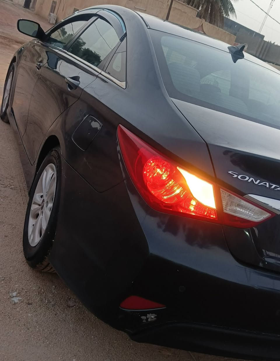 مكلف بل نشر
سلام عليكم
سوناتا 2014
أمريكي
رقم بابل إنكليزي تحويل ثاني يوم
كير مكينه حداديه شرط
محرك 2400 
بيها صبغ حزام  
مكاني ديوانية
سعر 100وبيها مجال 
الرقم ***********
