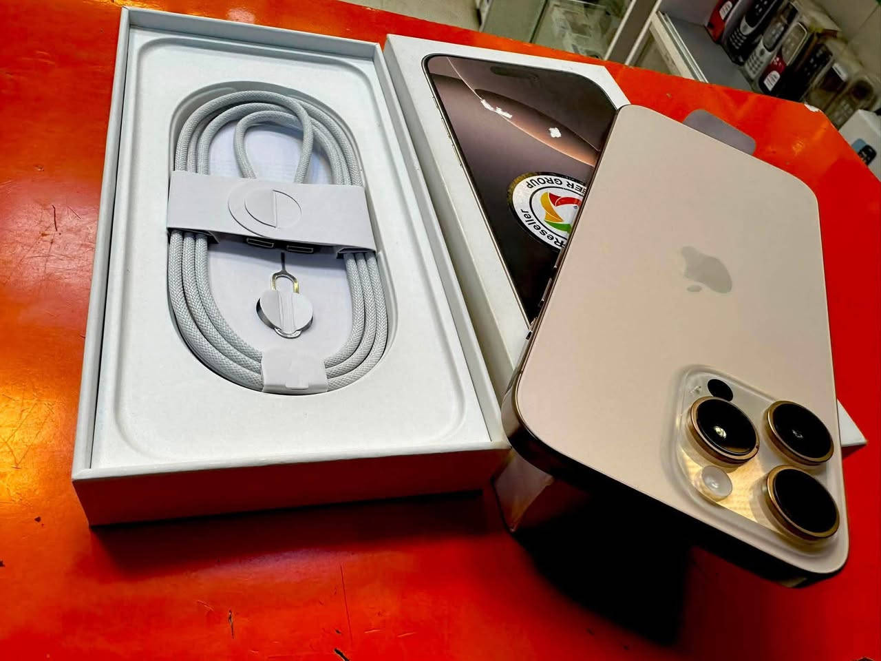 Iphone 16 Pro max 256G master
ايفون 16 برو ماكس مامشحون صفر عدد دورات الشحن ضمان سنتين
 ذاكرة 256 لون تيتانيوم صحراوي
نسخة الشرق الاوسط ضمان وكالة ماستر

بطارية 100%
عدد الدورات 0
غير مستعمل ولا داخل بي سيم كارت
الجهاز جديد 
نظافة 100/100 لوك الجديد
ملحقات كاملة كارتونة وكيبل
رايدة بمليون 550 قفل بدون عملة
فرق 200 الف وهو جديد
سعر نهائي
مكاني زيونة عمارة كوين بغداد
***********
