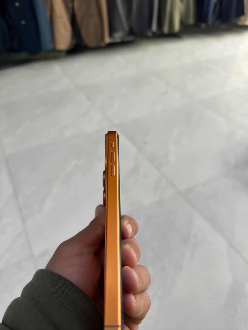 السلام عليكم
موبايل اكس ماكس محور 17 برو ماكس 
البطاريه 73
موبايل كلشي ما مبدل بيه نضيف
نورمال 
موبايل شرط 
سعر ؛210 بيه مجال
***********
