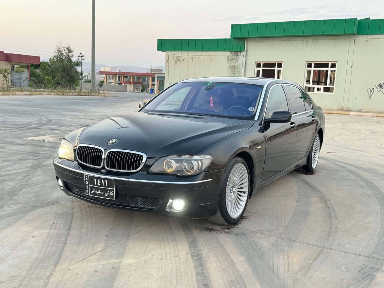بيم ساغ ساغ bmw 750i alpina
2006 
فول فول 
حجم 750i
كوشن جلدو هيتر و مساج و ساردو گه رم
مه كينه و گير به شه رته 
ناوي vip
سه ياره كه ساغه و 2 پارجه ى بوياغى ئه وروپايه 
واتا دوبه يه 
سلايد ناو زه رد 
نوقساني نيه 
نرخي خوار بازار 
علوجه  
48 معامله ي كه م 
***********
***********
