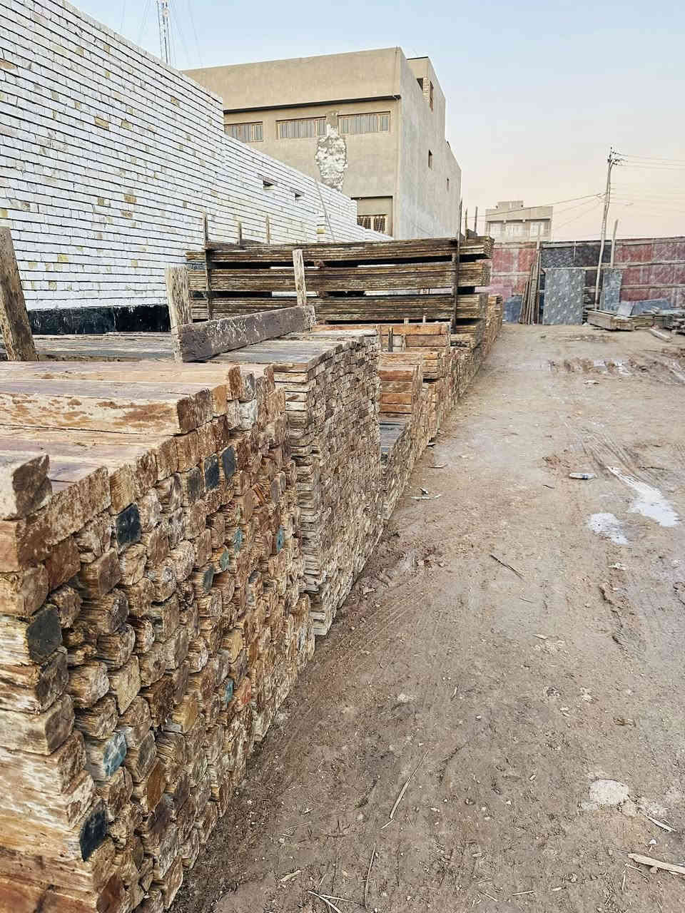 للبيع قولب اثنين واحد 13 / وثاني 12 ونص ***********
