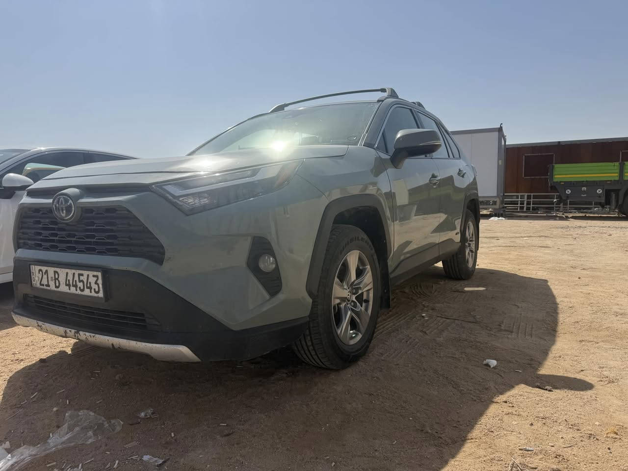 السلام عليكم 😎***********

السعر ♦️240وبيها مجال مكاني بغداد الزعفرانية

موديل2023  هايبرد 

ماشيه 70الف
 

محرك: 2.5 لتر 4 سلندر

 • القوة: 203 حصان

🛋️ الراحة والتكييف

 • تكييف أوتوماتيكي ثنائي المناطق

 • فتحات تكييف خلفي• 

 • تعديل كهربائي لمقعد السائق + دعم أسفل الظهر

🔊 النظام الصوتي والوسائط

 • نظام صوت 6 سماعات قياسي

🛡️ أنظمة السلامة المتقدمة

• نظام مكابح طوارئ مع كشف المشاة

• مساعد البقاء في المسار

• رادار أمامي

• إضاءة عالية أوتوماتيكية

✔️ مراقبة النقطة العمياء

✔️ تنبيه حركة المرور الخلفية 

💡 الإضاءة والمظهر الخارجي

 • مصابيح أمامية LED

 • إضاءة نهارية DRL

 • جنوط ألمنيوم 19 إنچ

 • فتحة سقف كهربائية (Moonroof)

🔌 ميزات إضافية
 

 • كاميرا خلفية

 • فرامل يد إلكتروني
