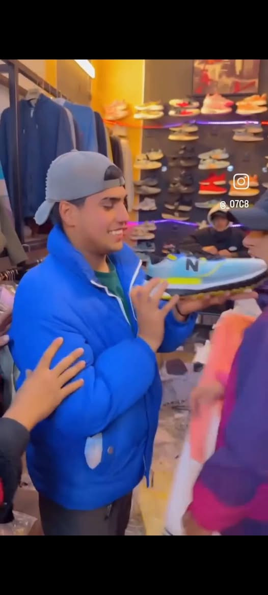 اسلام عليكم محل باله جاهز للخير كل نقص مابي وشغله خير من الله تكعد وتشوف بعينك ٫٫ اريد ابيعه كله شلع قلع   اسبب عدم التفرغ الله شاهد )العنوان شارع الكهرباء مجاور محطه كهرباء  ٫٫ رقم ***********
