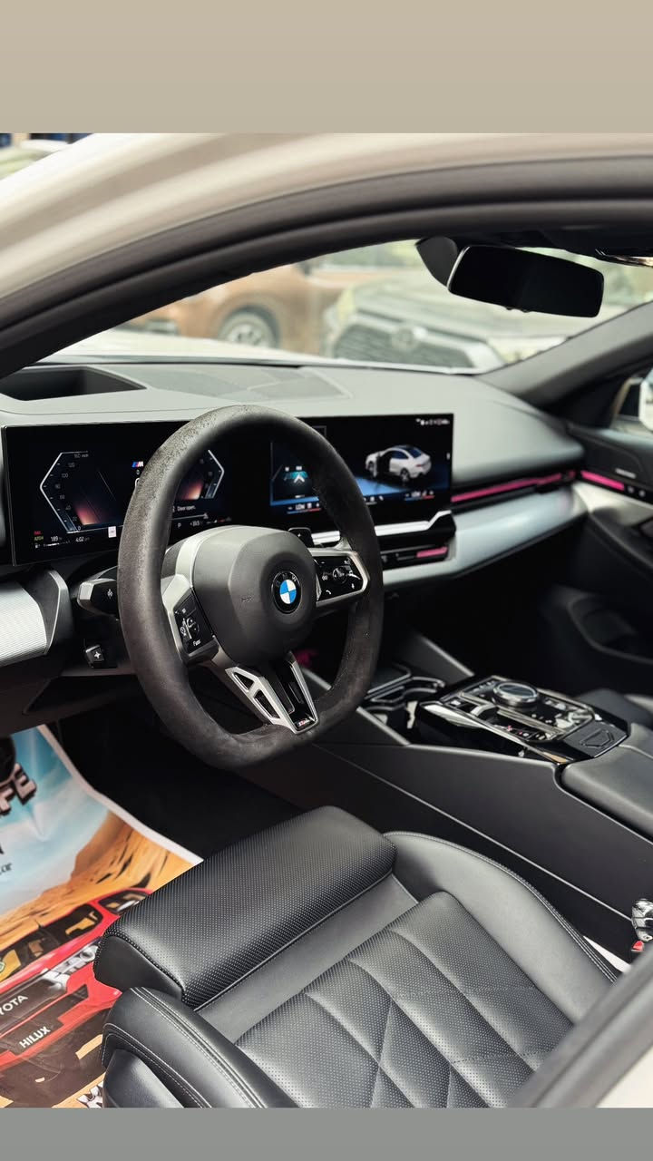 للبيع او المراوس 2024 BMW 530 
كت كامل M PRO رقم شمالي تريد المميز او رقم 
عادي حسب الاتفاق فول مواصفات ..... 

المواصفات 1/1 
📍بصمه 
📍داتا شو 
📍عدد كامرات 5 
📍فتحه سقف   
📍كراسي كهرباء 
📍كراسي جلد 
📍تدفئه تبريد
📍شاشه متصله 
📍نضام ترحيب
📍جنطه كهرباء
📍ماشيه 36 
📍كت كامل 
📍تشغيل عن بعد 
📍بصمه عدد 2 
📍الى اخرر بيها هواي 
--------------------------------------
سياره كلين تايتل وارد امريكي بيها فقط رش كلير 
جاي من امريكا بيبان ثنين وشويه جاملغ كلير فقط 
فقط يعني لاحادث ولاضربه ولاايرباك ولابارد الشراي
اتصال + واتساب  : ***********
